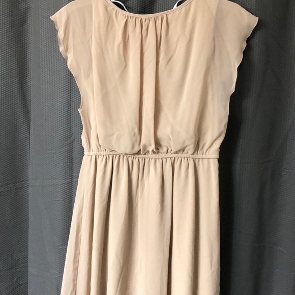 Small, Short flutter sleeve Tan Dress - Picture 6 of 6